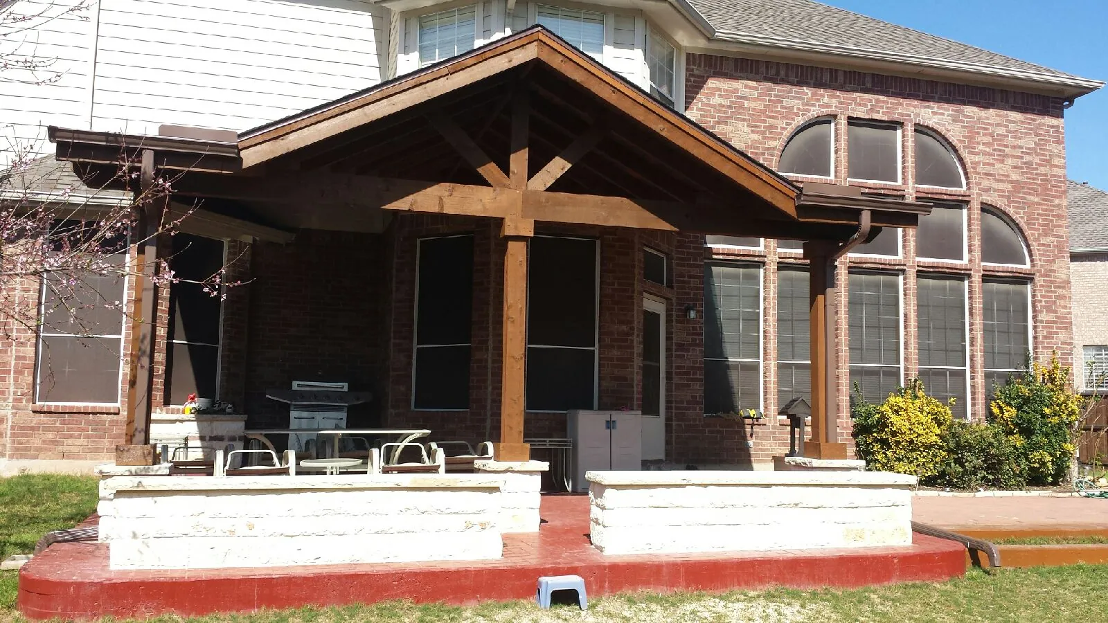 Patio cover flat sides with large gable — Fence Max Texas project