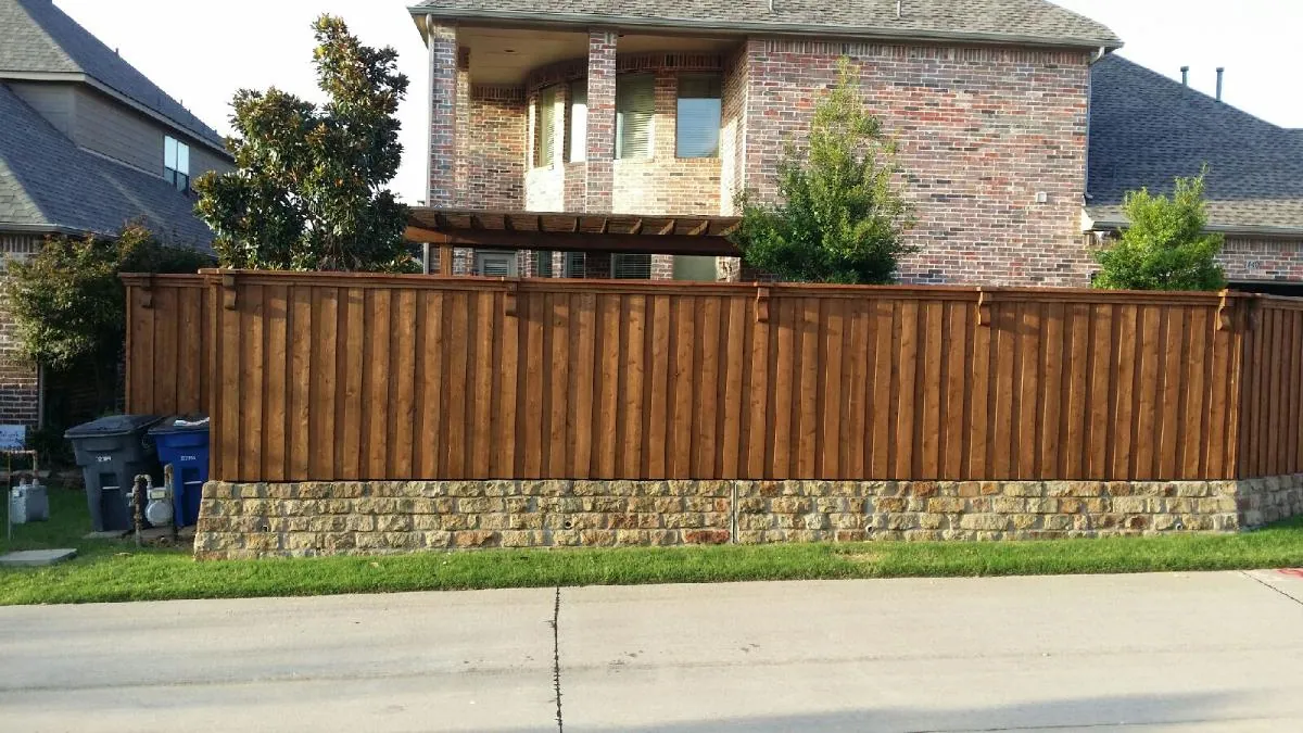 Stone retaining wall
