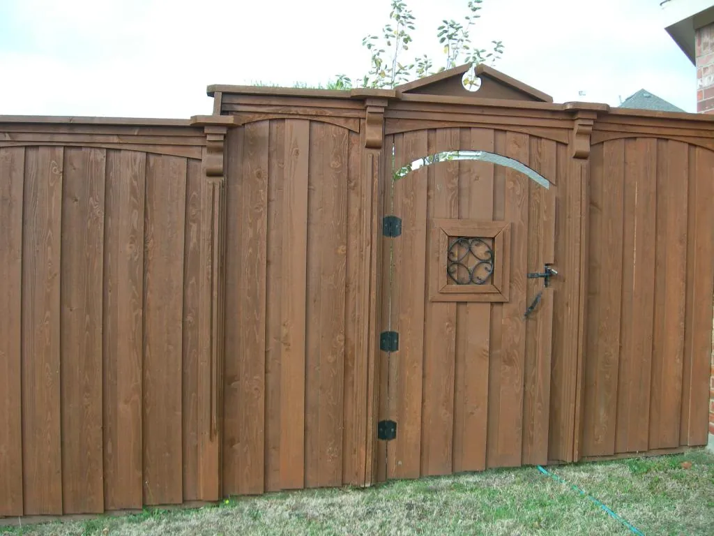 Board on board fence with arches corbels and flat columns — Fence Max Texas project