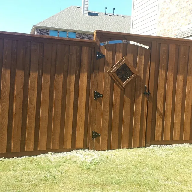 Board on board step level — Fence Max Texas project