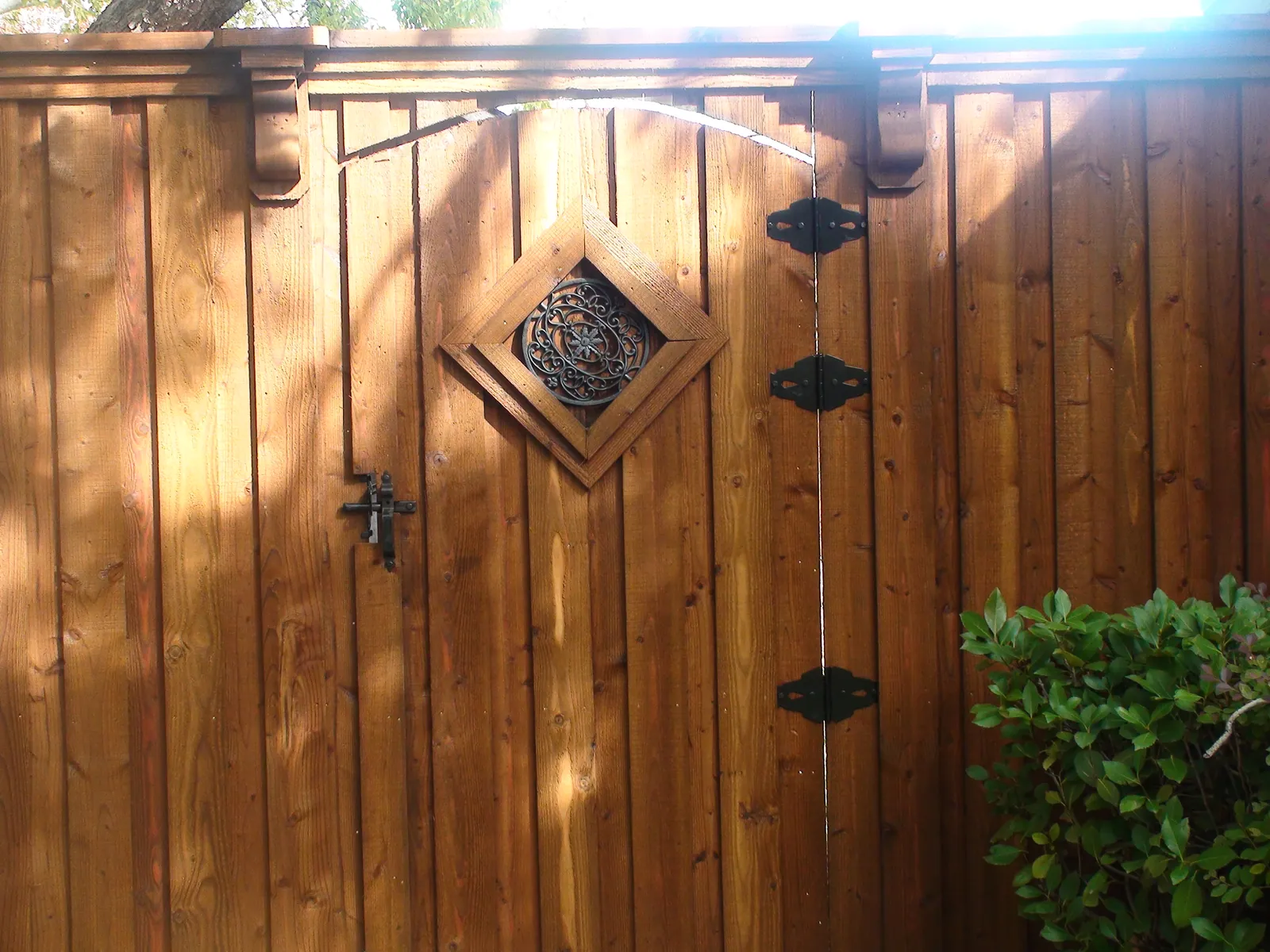 Wood gate solid insert corbels — Fence Max Texas project