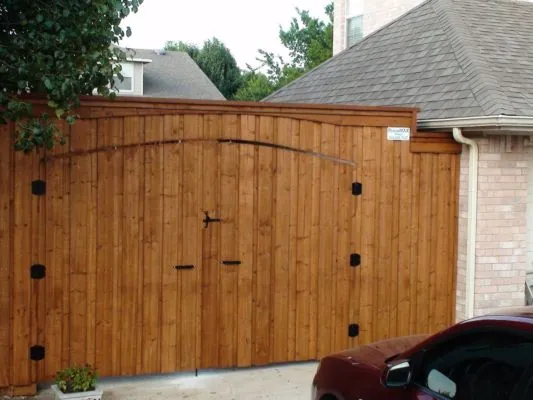 Wood double gate — Fence Max Texas project