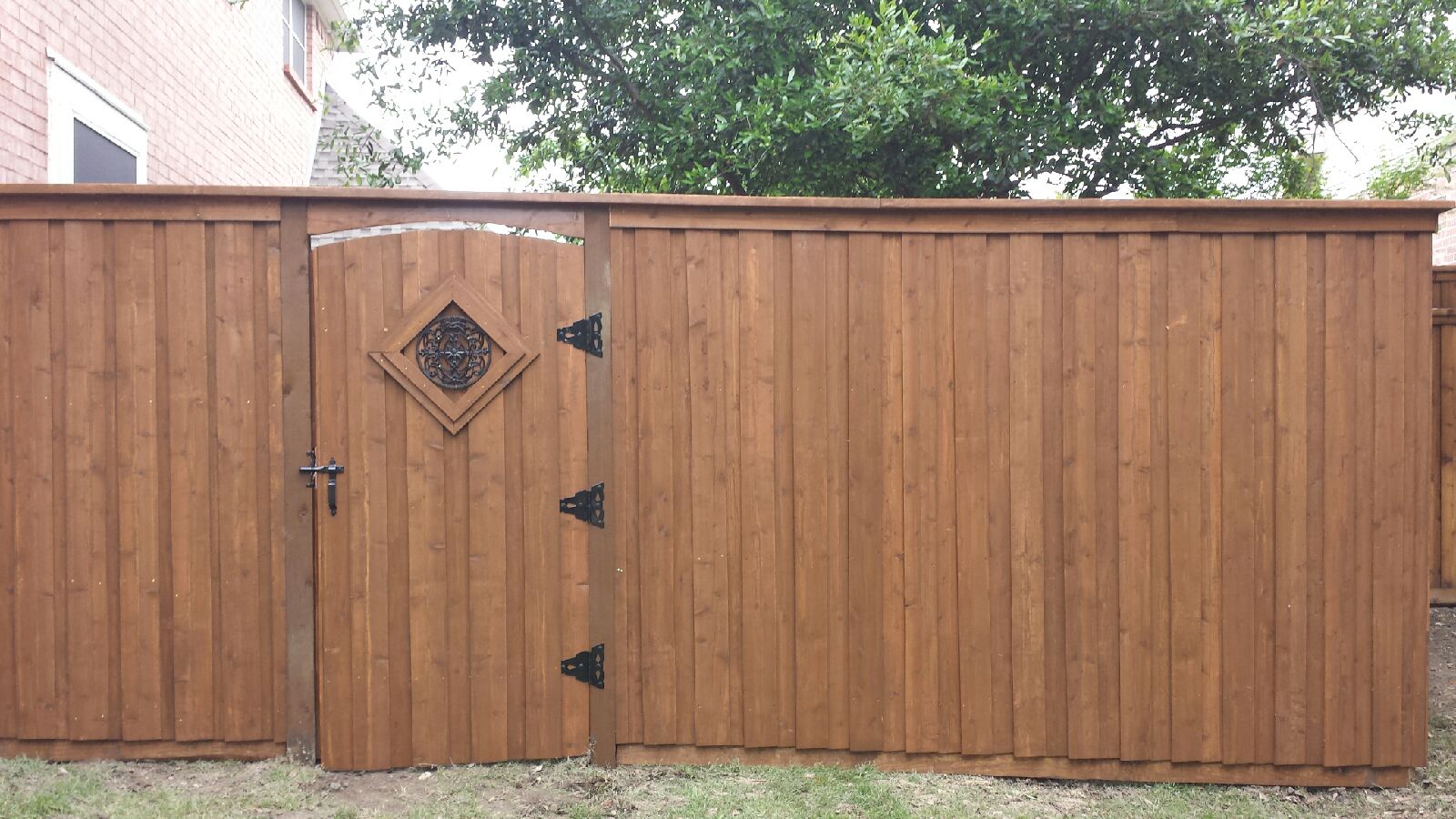 wood fences installation & construction - fence max texas