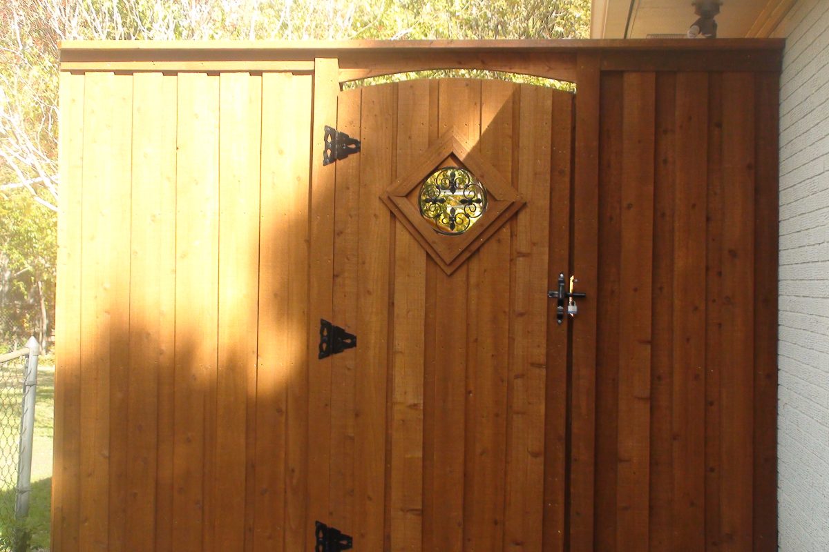 201 - Wood gate - see thru insert