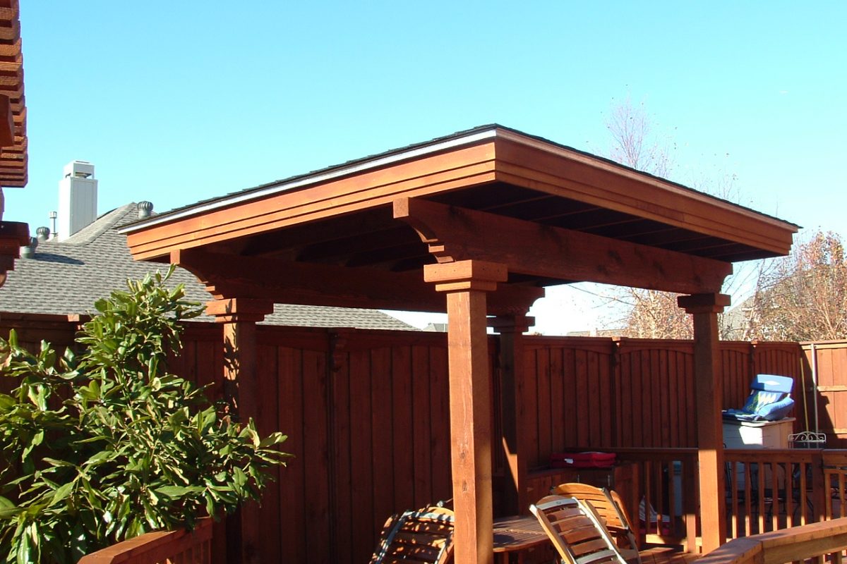 518 - Arbor with shingle roof